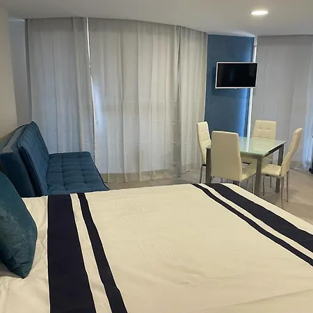 Апартаменты Center Marina View Blue Фуншал