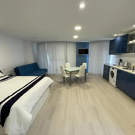 Апартаменты Center Marina View Blue Фуншал